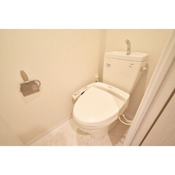 SERENiTE江坂四番館の物件内観写真