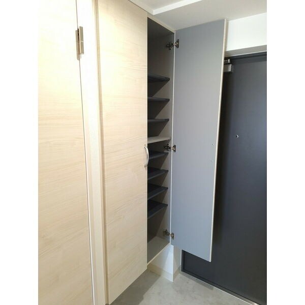 THE RESIDENCE Hの物件内観写真