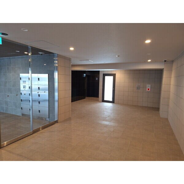 THE RESIDENCE Hの物件外観写真