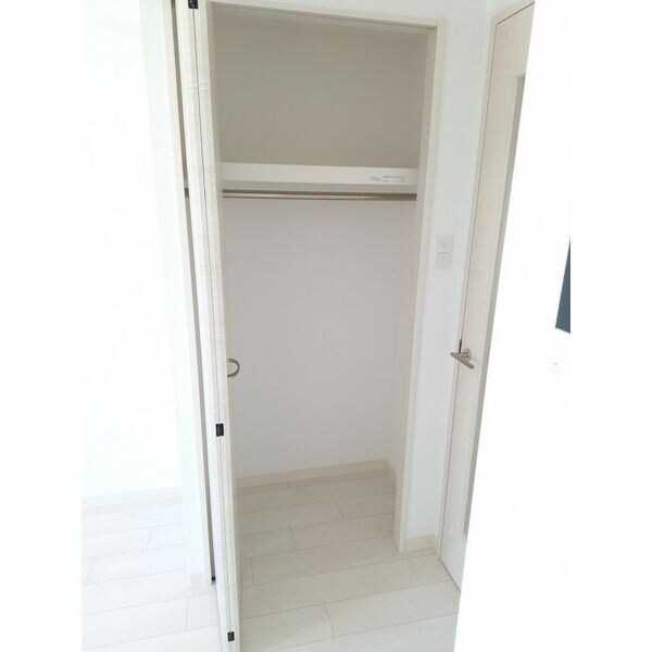 THE RESIDENCE Hの物件内観写真