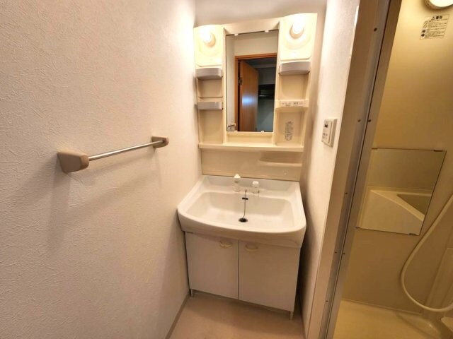 ONE ROOF FLAT FUKUSHIMAの物件内観写真