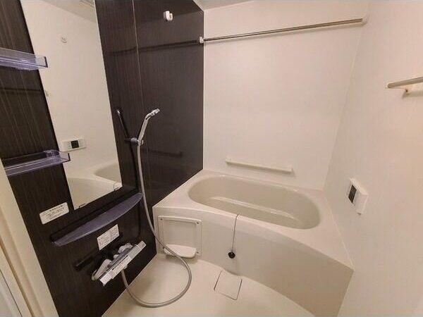 エスリードレジデンス江坂垂水町の物件内観写真