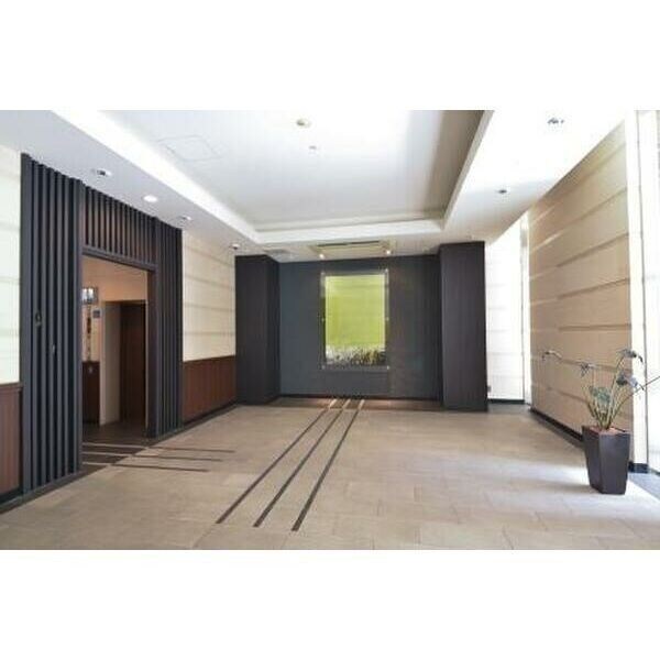 アパートメンツ江坂の物件外観写真