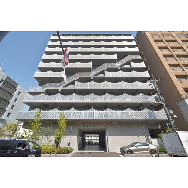 TOPAZ江坂の物件外観写真