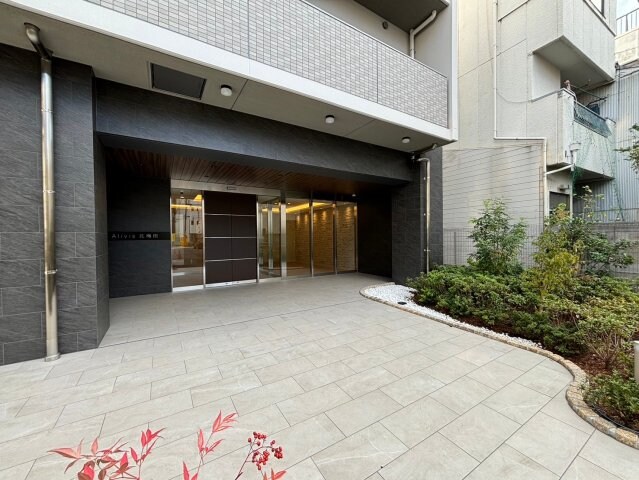 Alivis北梅田の物件外観写真