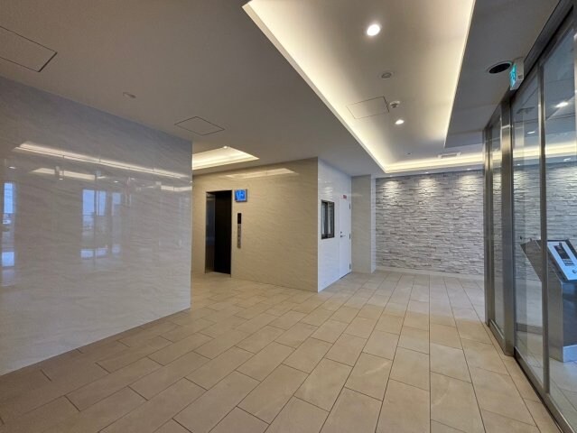 Alivis北梅田の物件外観写真