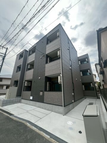 Emia千里丘の物件外観写真