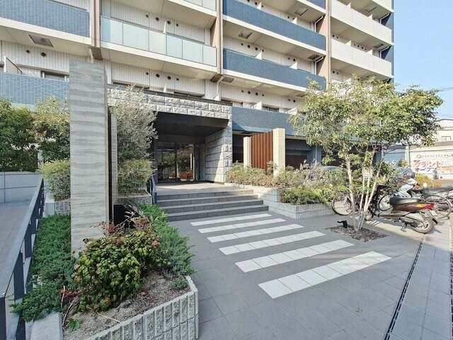 プレサンス淡路駅前の物件外観写真