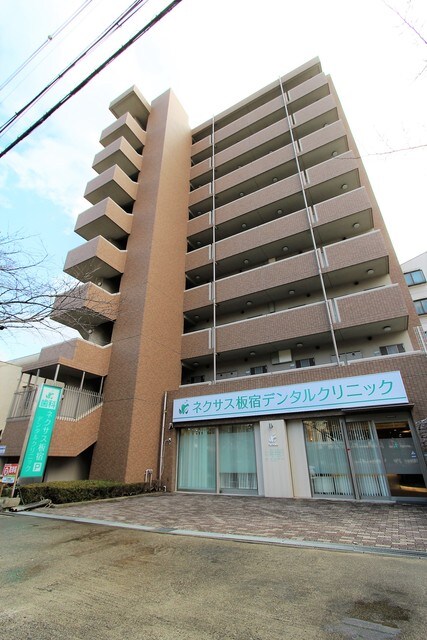 ファインパレスの物件外観写真