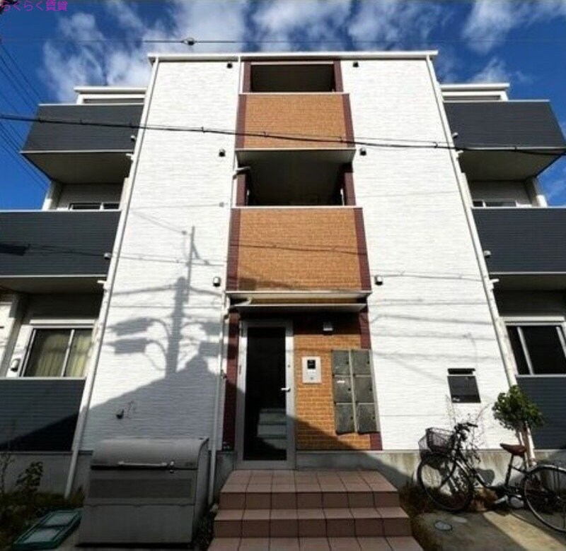 吹田駅 徒歩3分 1階の物件外観写真