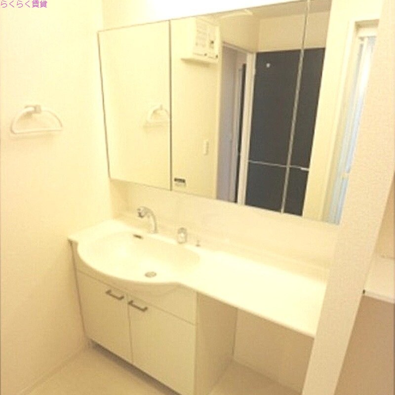 ウエスタンリバー香里の物件内観写真