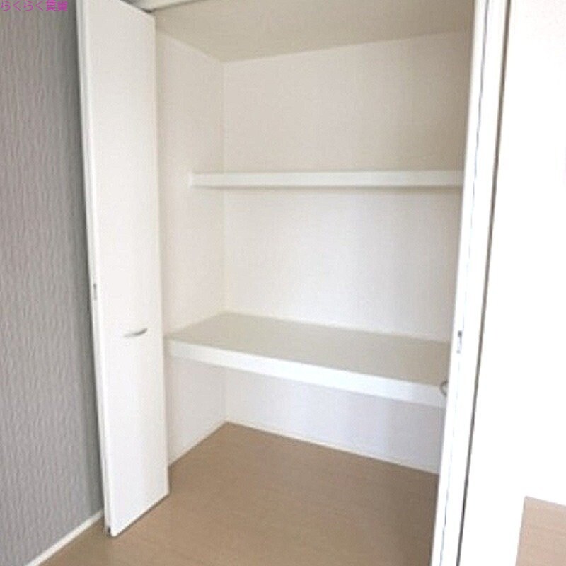 ウエスタンリバー香里の物件内観写真