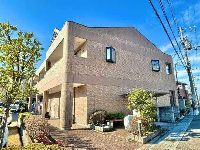 パドマレジデンスの物件外観写真