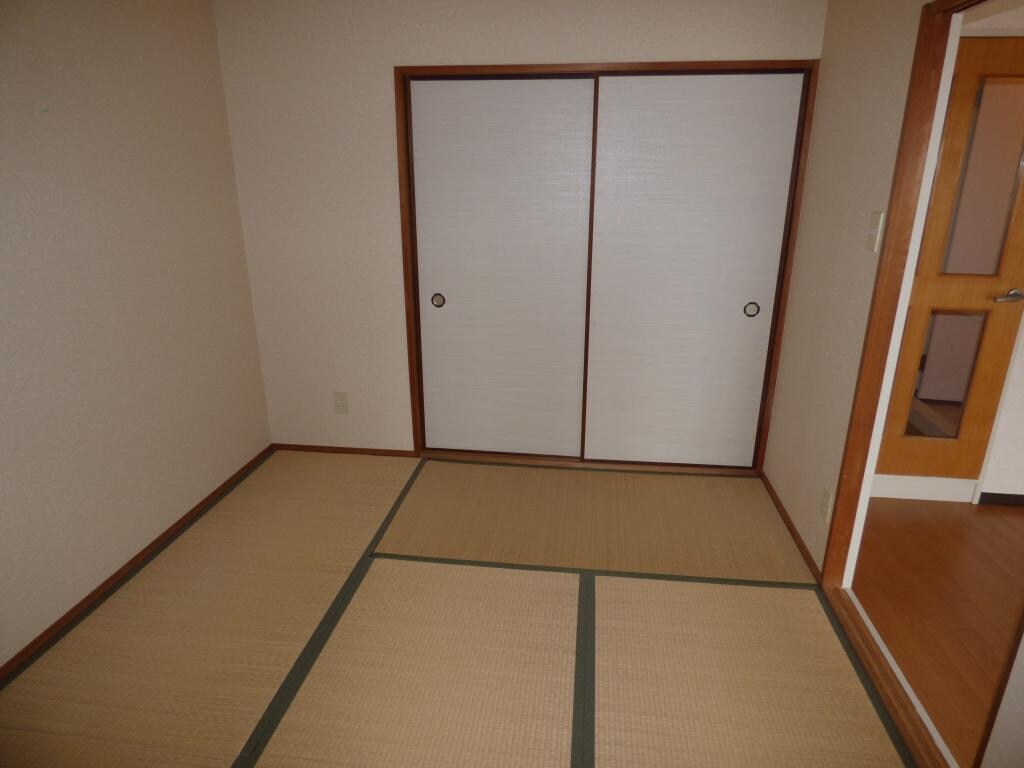 ドミール仲谷１号館の物件内観写真