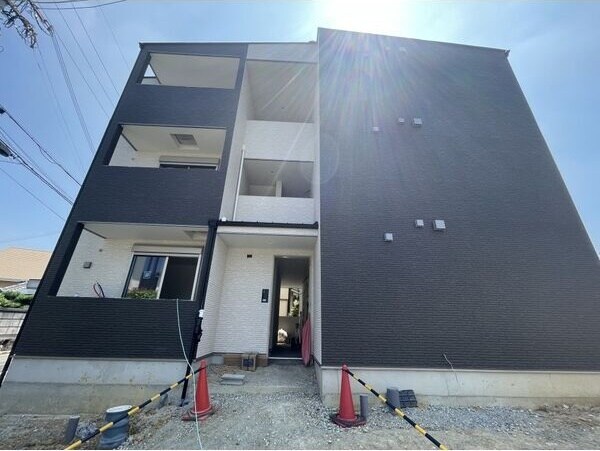 ジーメゾン初芝アマーレの物件外観写真