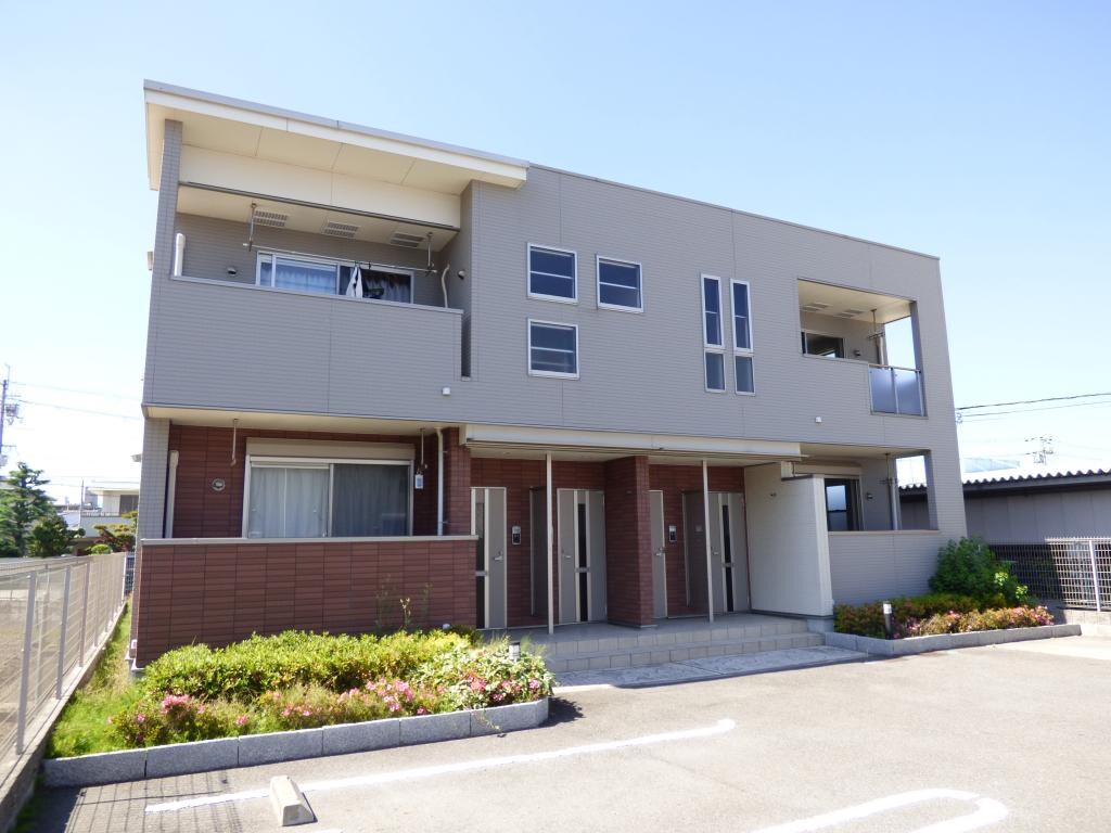 グランモデッサＢの物件外観写真