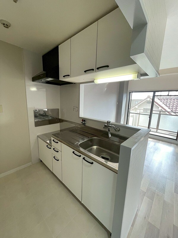 アデューウエダの物件内観写真