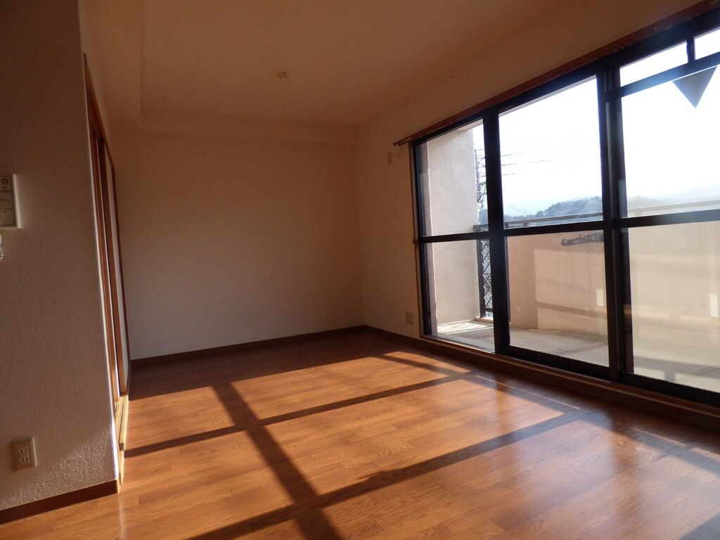 ホワイトロートスの物件内観写真