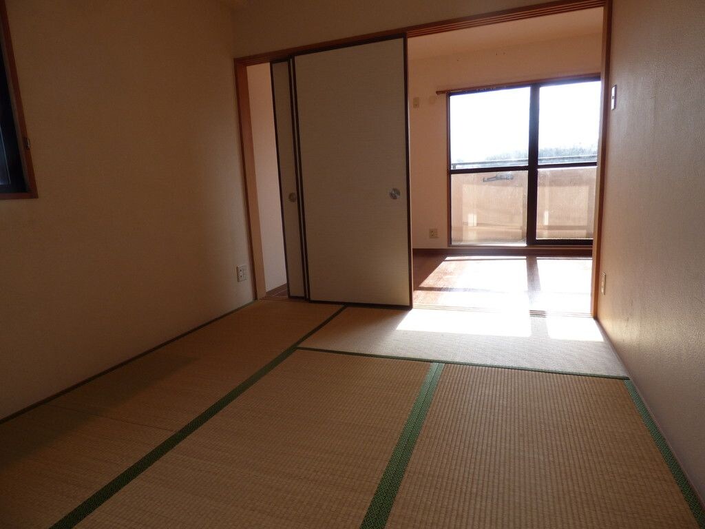 ホワイトロートスの物件内観写真