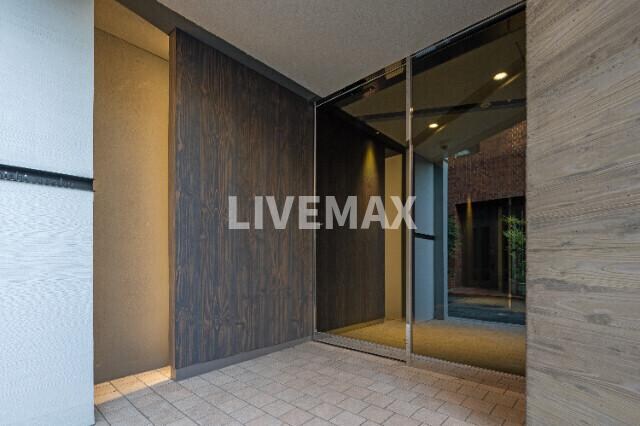 ウテナ西麻布の物件外観写真