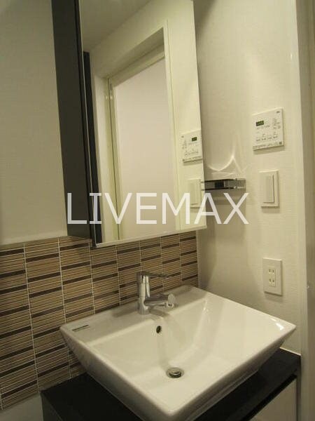 クレセント虎ノ門新橋の物件内観写真