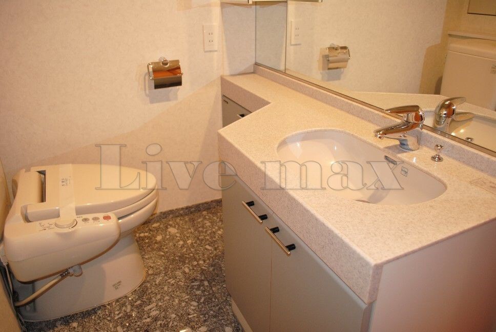 ファミールグラン銀座4丁目の物件内観写真