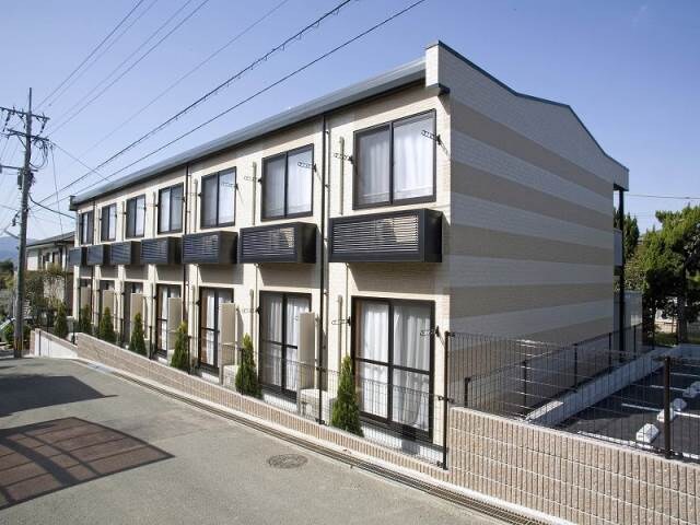 レオパレスＴＲＮヒルズの物件外観写真