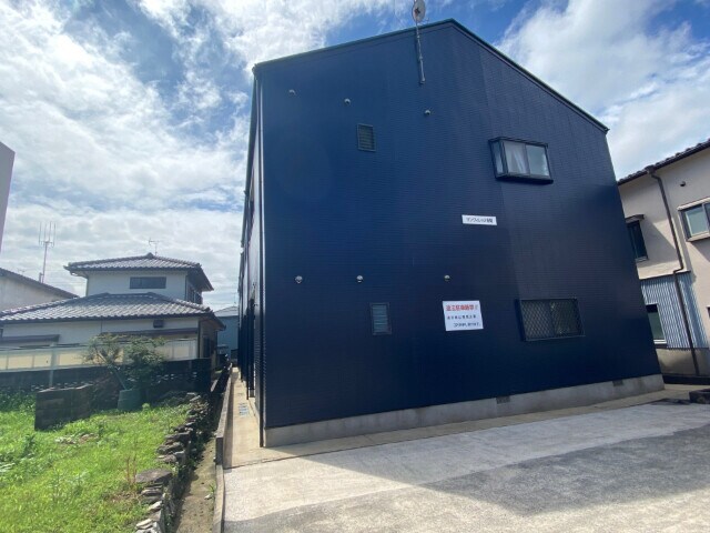 教育大前駅 徒歩8分の物件外観写真