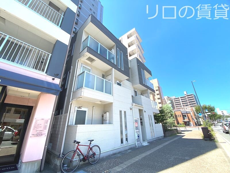 箱崎駅 徒歩2分 1階の物件外観写真