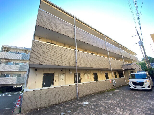 教育大前駅 徒歩9分の物件外観写真