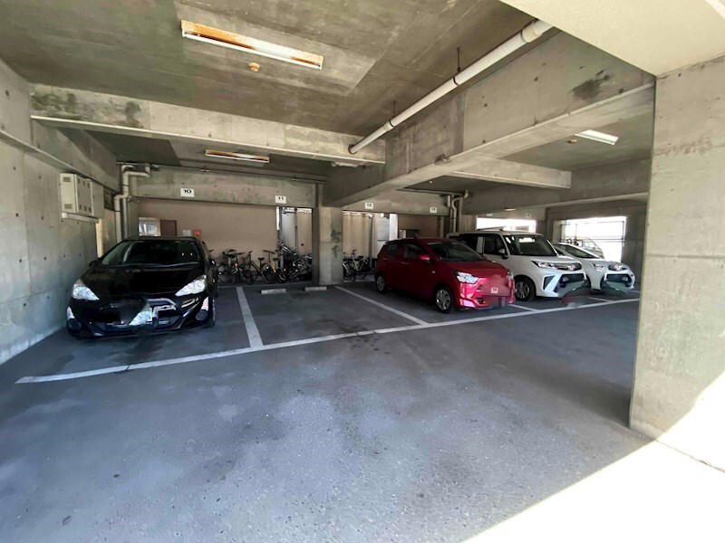 足立インターハイツの物件外観写真