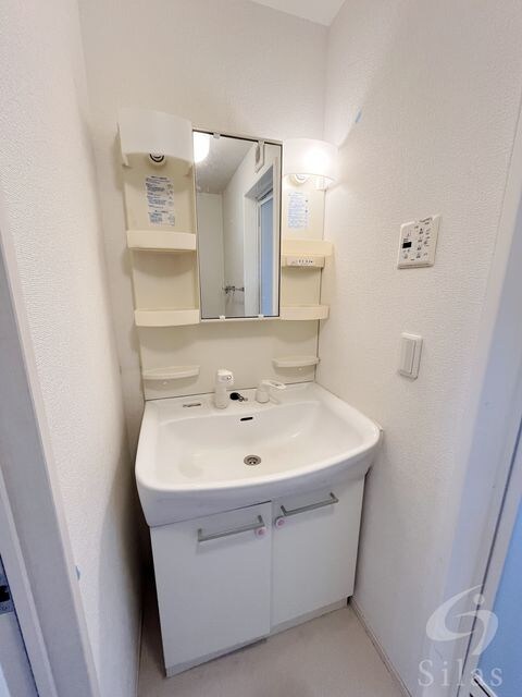 明石駅 バス19分  二ツ屋バス停下車：停歩6分 3階の物件内観写真