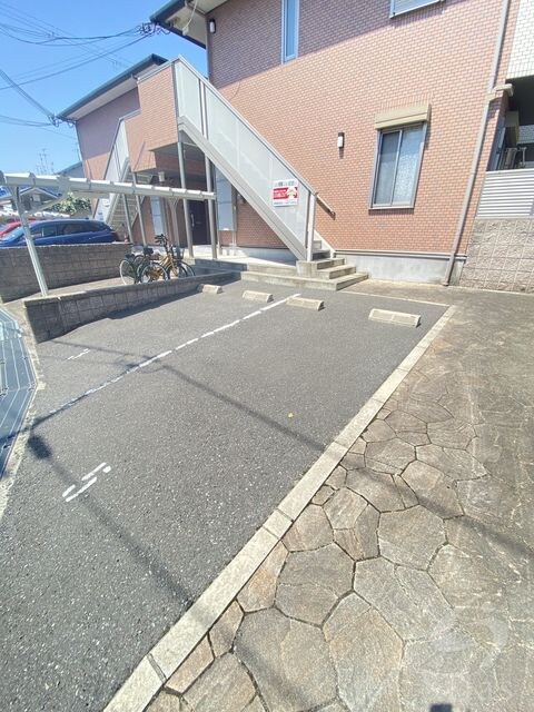 大阪府豊中市服部西町２丁目の物件外観写真