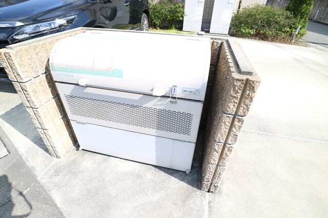 伊丹駅 バス30分  鴻池東バス停下車：停歩3分 1階の物件外観写真