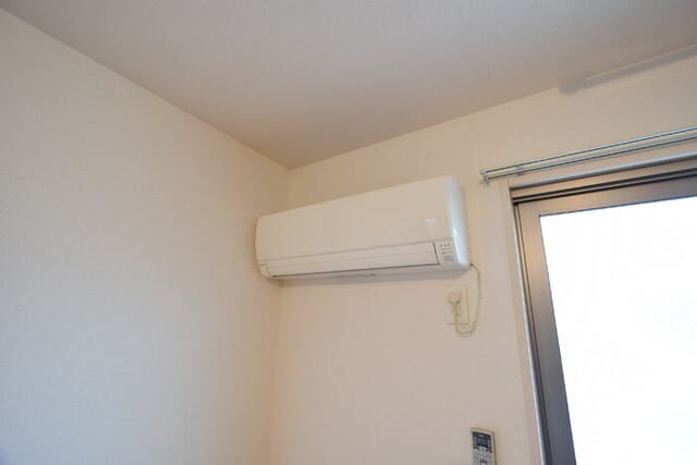 伊丹駅 バス30分  鴻池東バス停下車：停歩3分 1階の物件内観写真