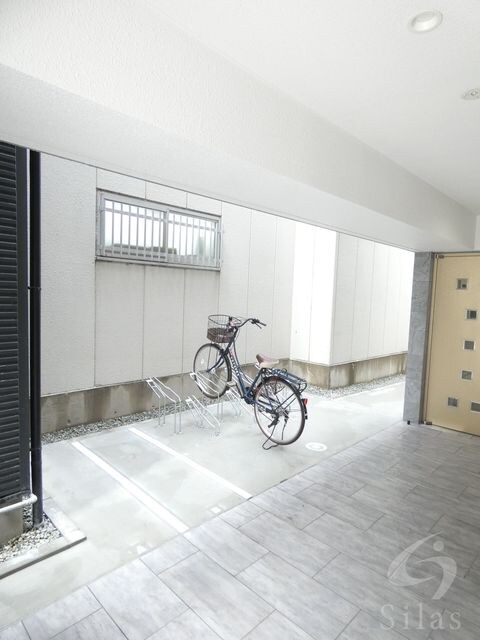 川西能勢口駅 徒歩3分 2階の物件外観写真