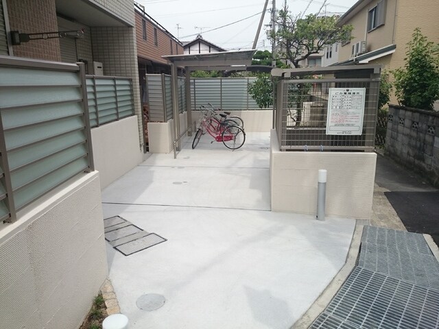 茨木駅 徒歩4分 1階の物件外観写真