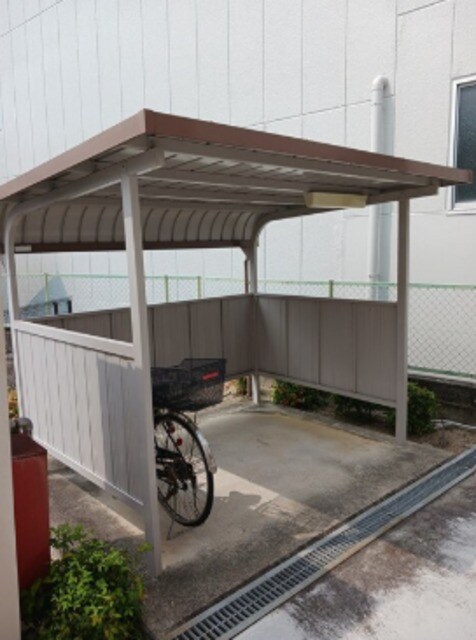 川西能勢口駅 徒歩6分の物件外観写真