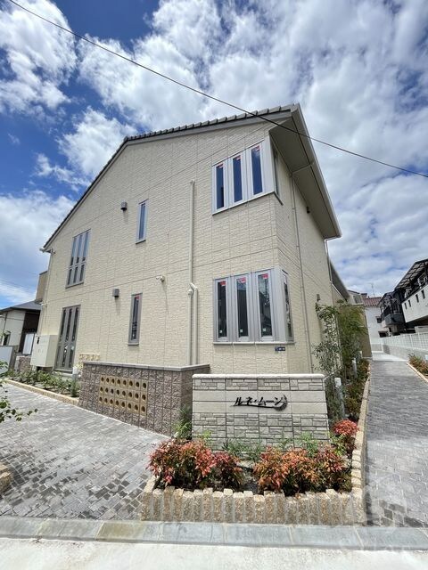 出屋敷駅 バス9分  西難波南下車：停歩1分 1階の物件外観写真