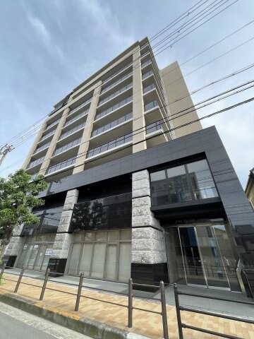 AMKレフィナード中宮の物件外観写真