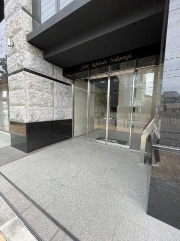 AMKレフィナード中宮の物件外観写真