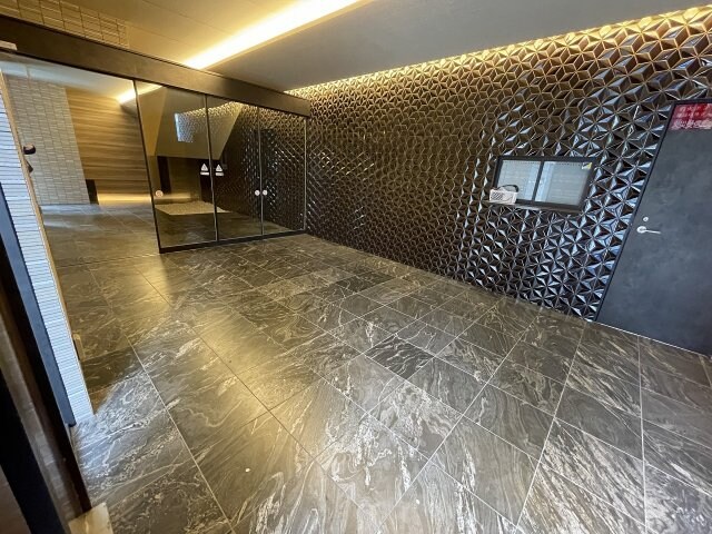 W.O.B.KYOBASHIの物件外観写真