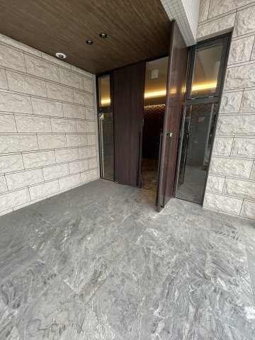 W.O.B.KYOBASHIの物件外観写真