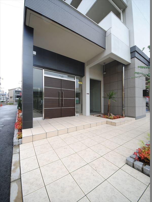 カーザ宮之前の物件外観写真