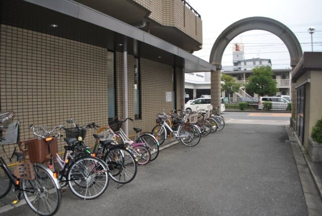 日宝ライフ放出西の物件外観写真