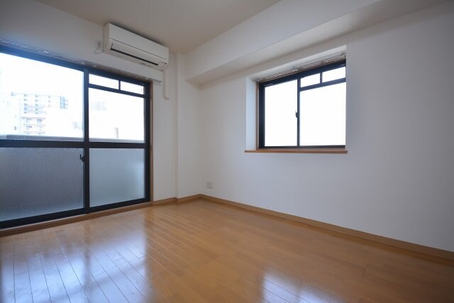 クイーンズコート天満の物件内観写真