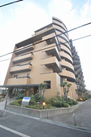 グラン・シャリオの物件外観写真