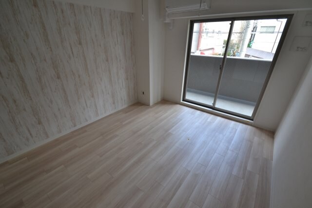 ワールドアイ神戸湊町の物件内観写真