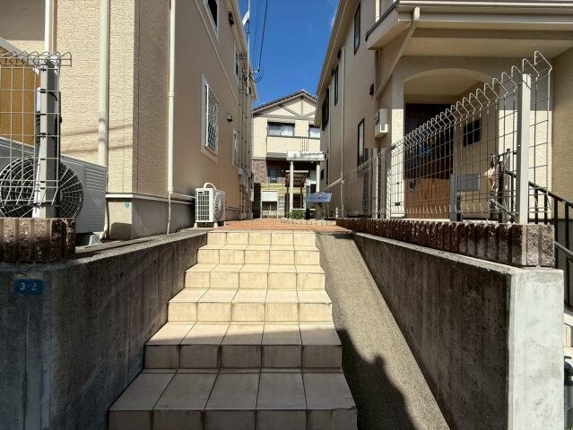 サニー離宮前の物件外観写真