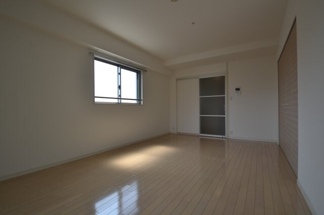 エスティ・ロアール神戸西の物件内観写真